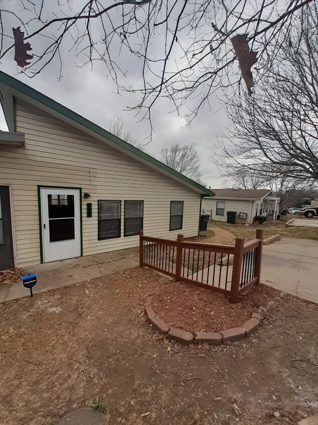 125 E Sunrise Dr Unit 125, Belton, MO 64012 Apartments in Belton, MO