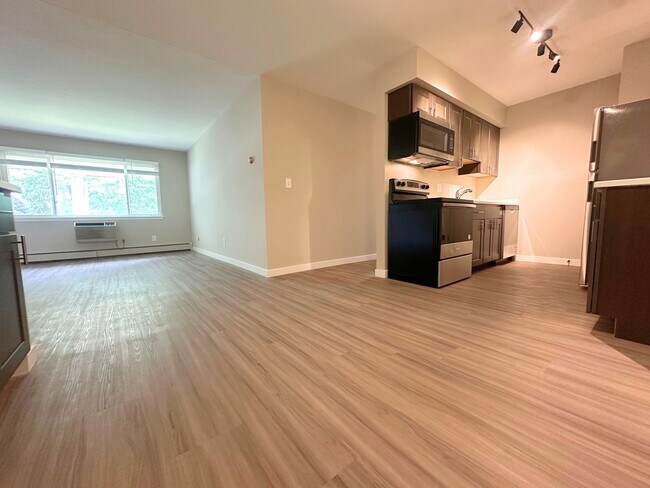 Interior Photo - Cedar Plaza Apartments & Townhomes