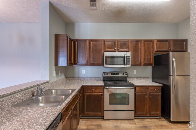 3BR, 2BA - 1,350SF - Westridge Apartments