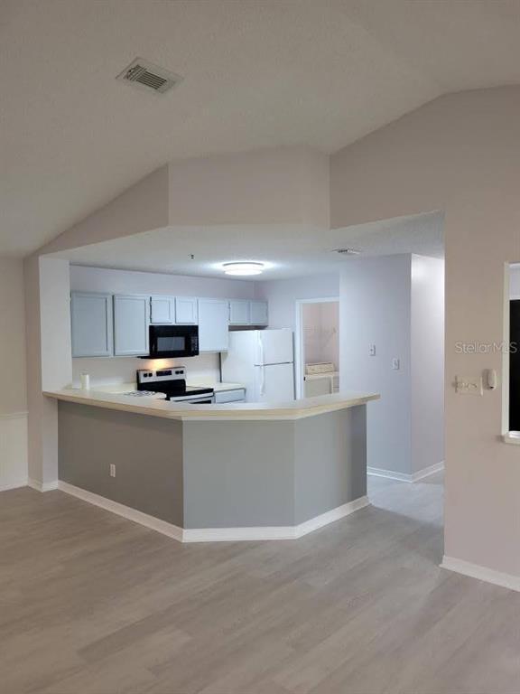 Building Photo - 4045 Crockers Lake Blvd