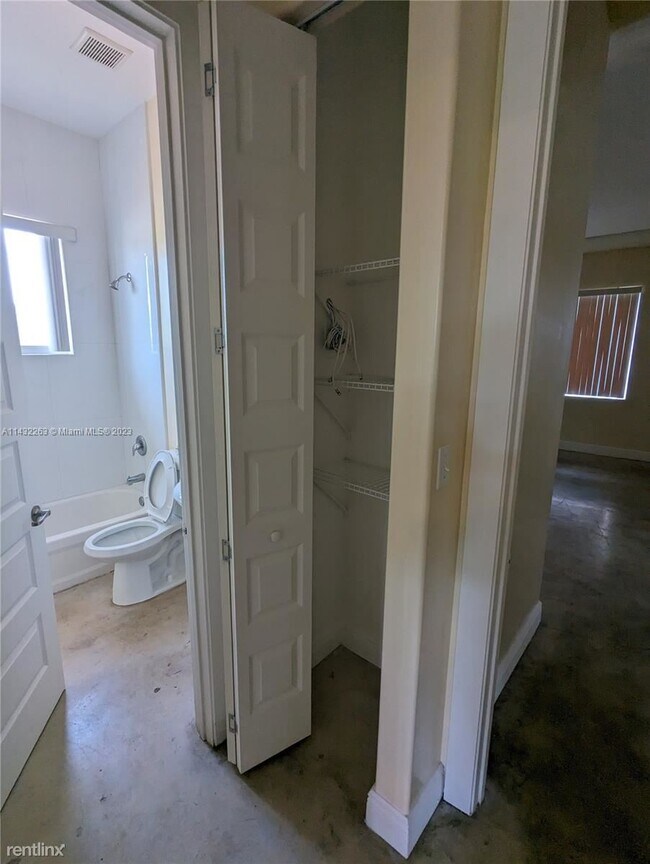 Foto del edificio - 3 br, 2 bath Duplex - 10214 SW 175th St