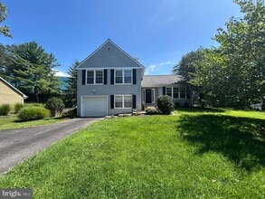 Building Photo - 11 Pheasant Run Ct