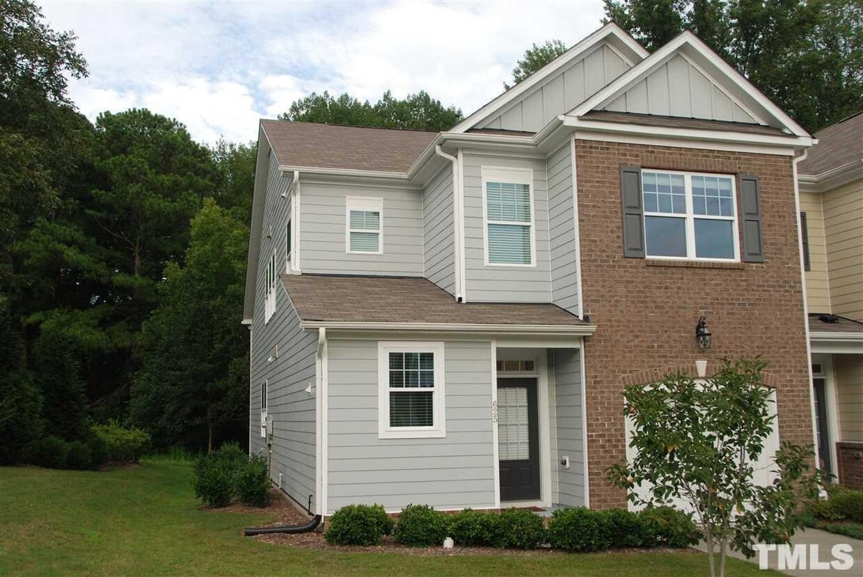 Primary Photo - 625 Briarcliff St