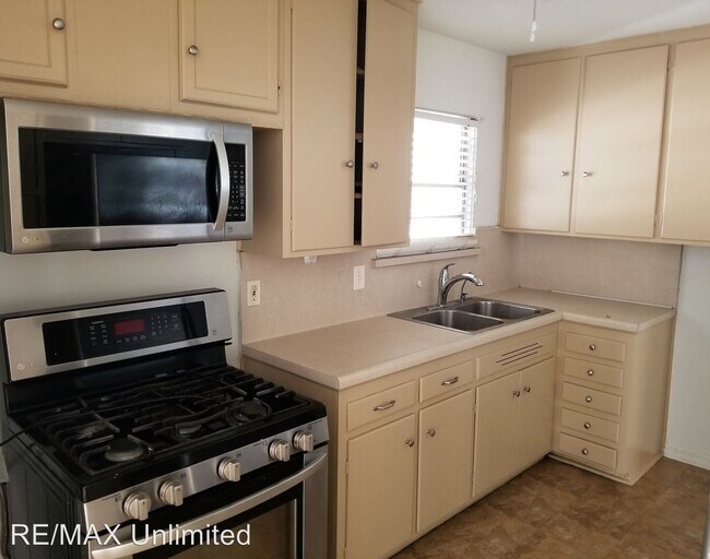 Foto del edificio - 3 br, 1 bath House - 319 Clutter Ave.