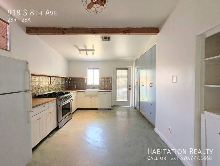 Primary Photo - Original Adobe, 2Bed/2Bath Home at the Bar...