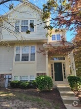 Building Photo - 2762 N Greenwood Ave