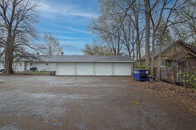 Building Photo - 610 14th St S