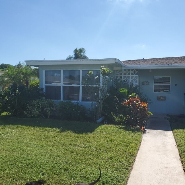 Foto del edificio - 202 W High Point Terrace