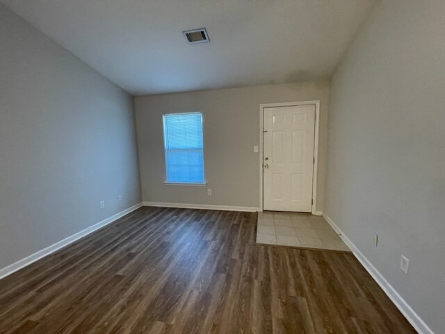 Foto del edificio - 504 Edgecliff Ln