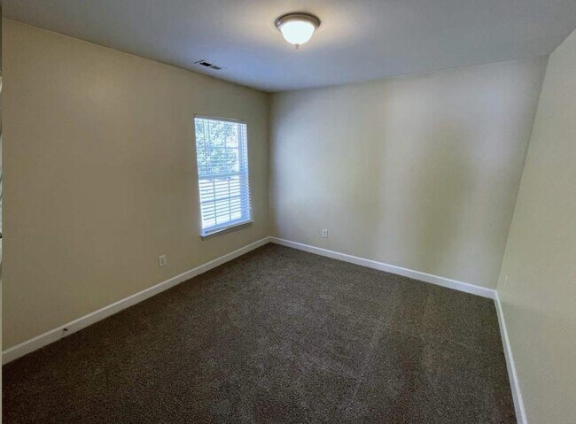 Building Photo - 974 Ramsgate Dr SW