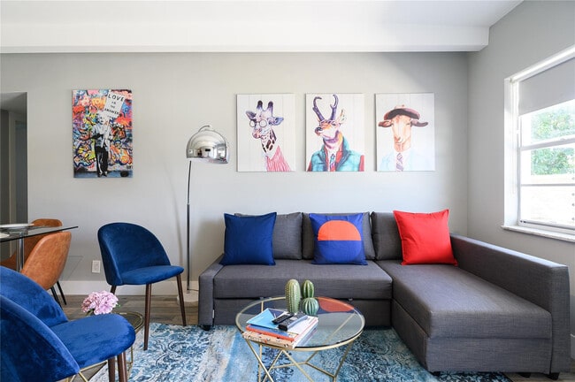 Building Photo - 1020 N Victoria Park Rd