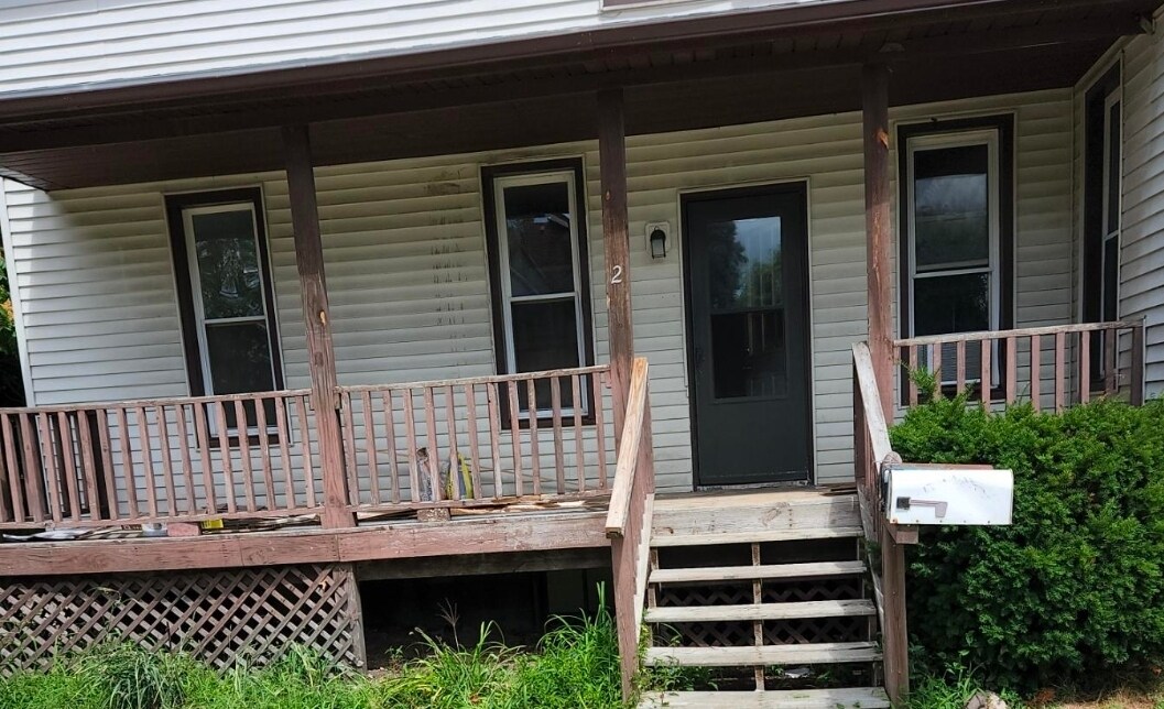 Under renovation, will be ready soon with more pictures - 701 Litchfield St