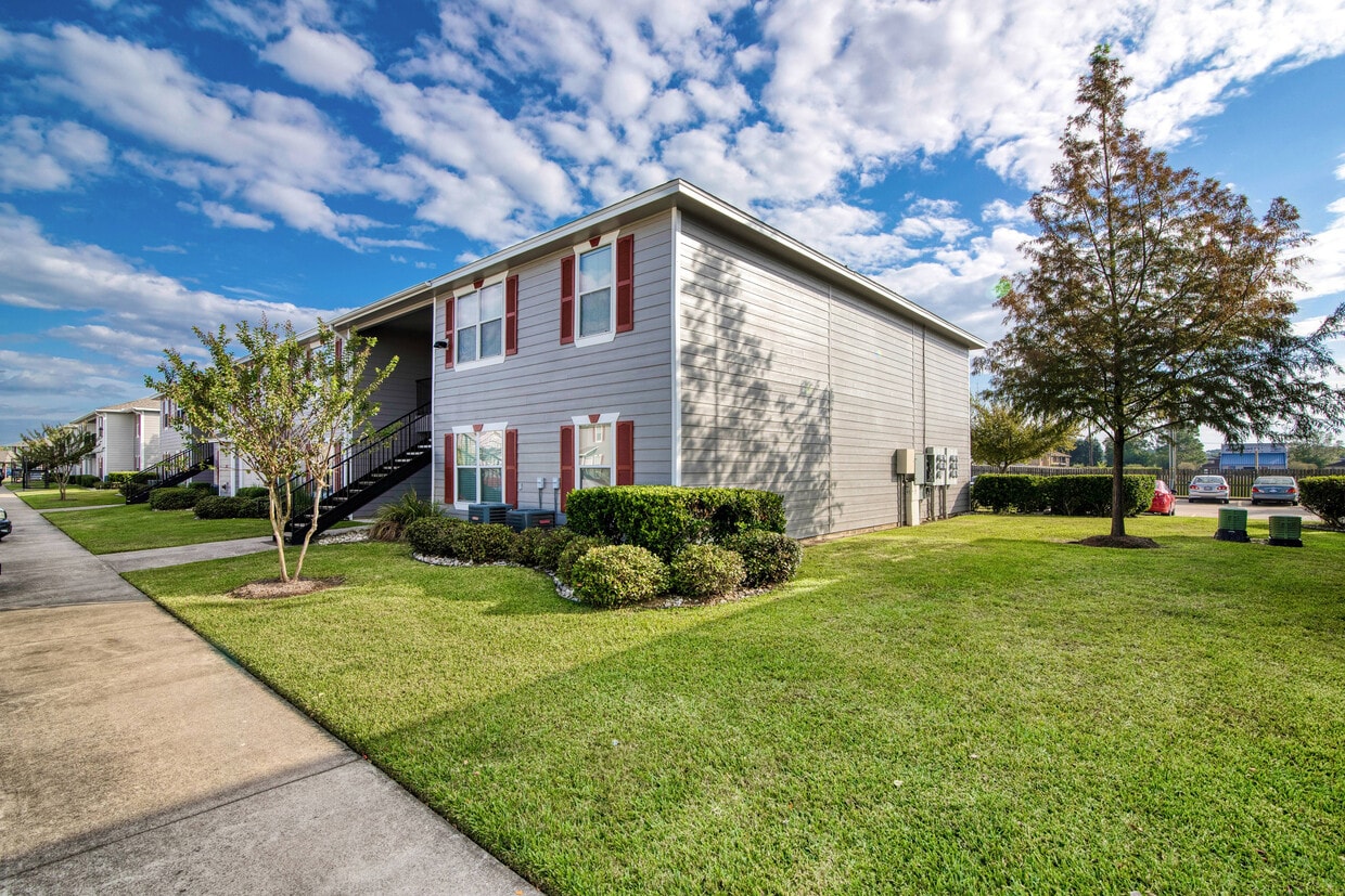 Primary Photo - Cypress Bend Apartments