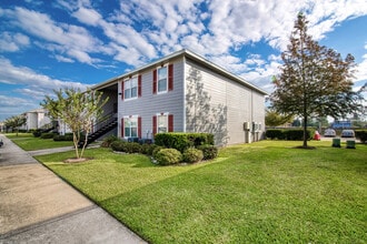 Building Photo - Cypress Bend Apartments