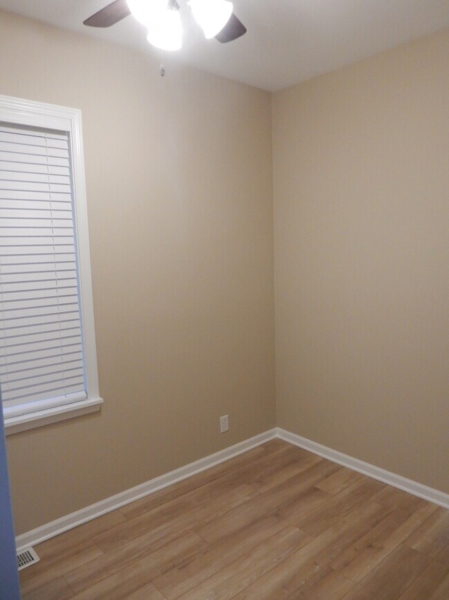 Foto del edificio - 3047 S Poplar Ave