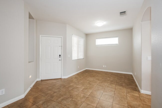 Building Photo - 7620 Eminence Ct