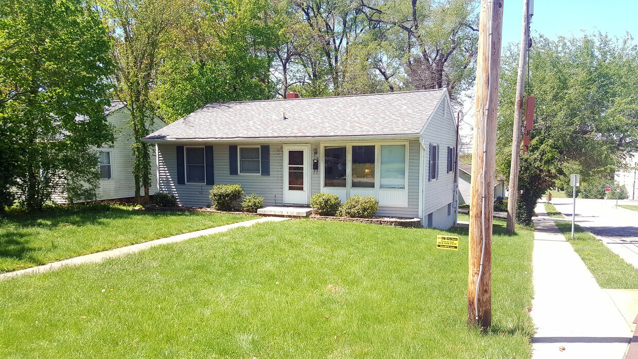 Foto principal - 135 N Bryan Ave