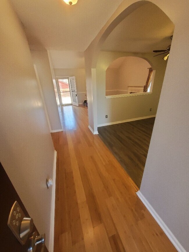 Foto del edificio - AVAILABLE NOW...Nice 3BR/2BA house in Nort...