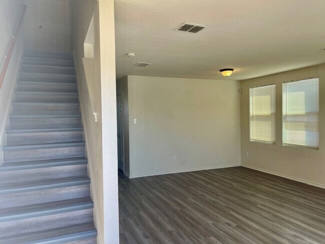 Building Photo - Newer 2 Story Home in Burleson with Commun...