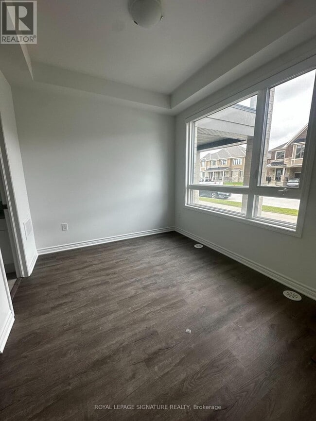 Building Photo - 1259 Lily Cres