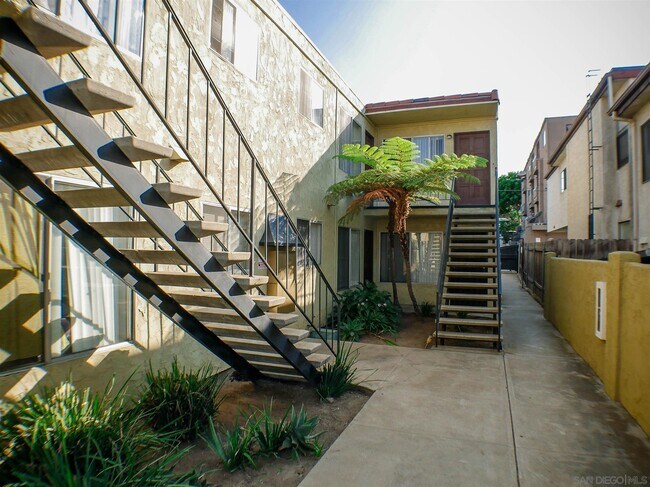 Building Photo - 4345 Rialto St