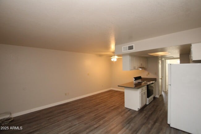 Foto del edificio - 3004 E Waltann Ln