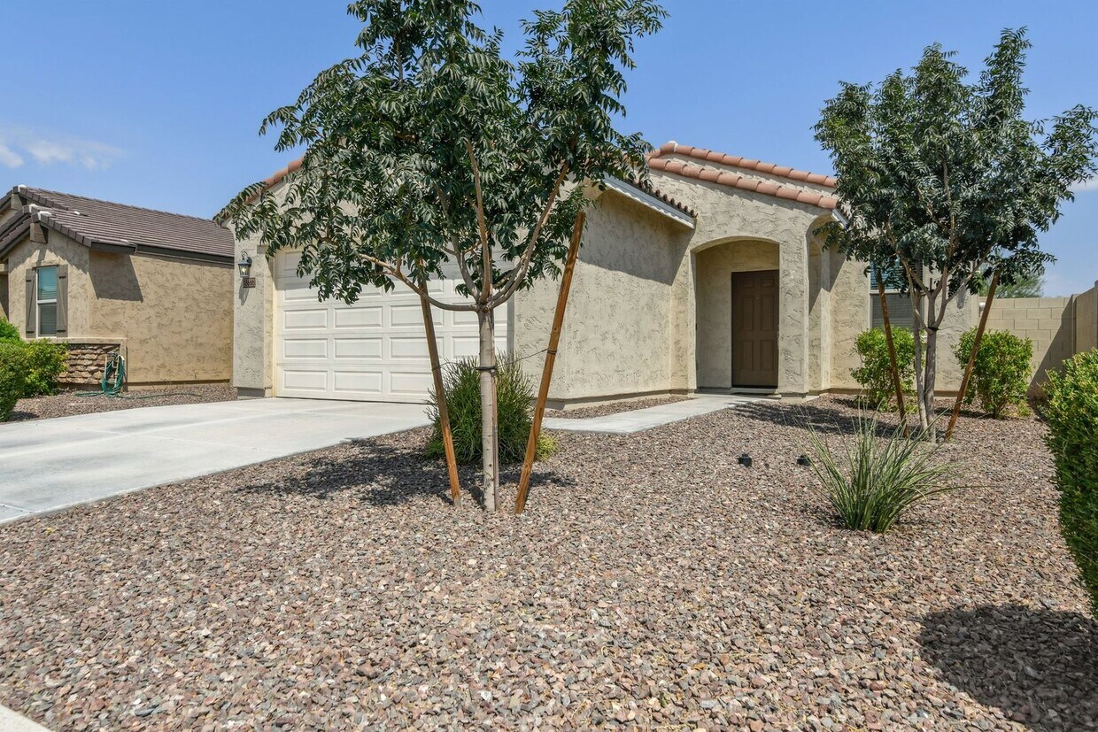 Foto principal - 18666 Puget Ave