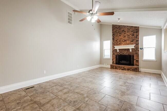 Foto del edificio - 12913 Heron Ln