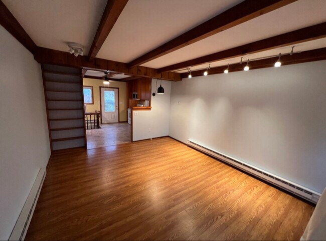 Building Photo - 179 Yaramenko Rd