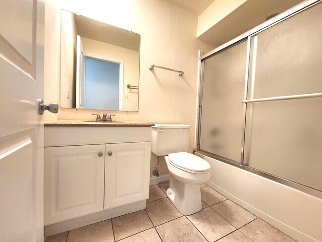 Foto del edificio - 10 Crestview Ln