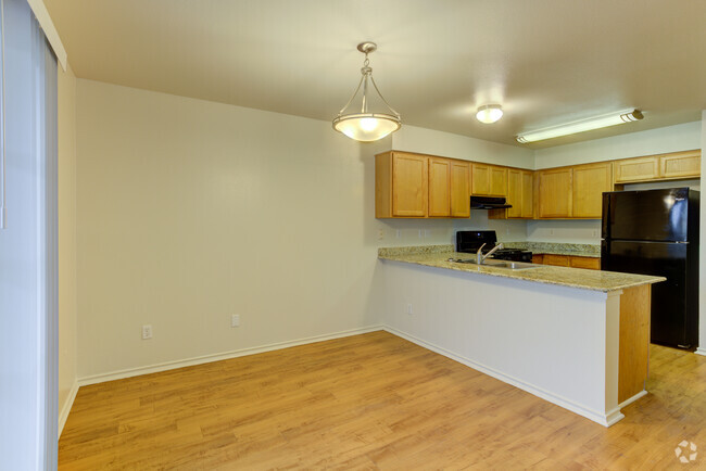 Dining Area - Hunters Cove