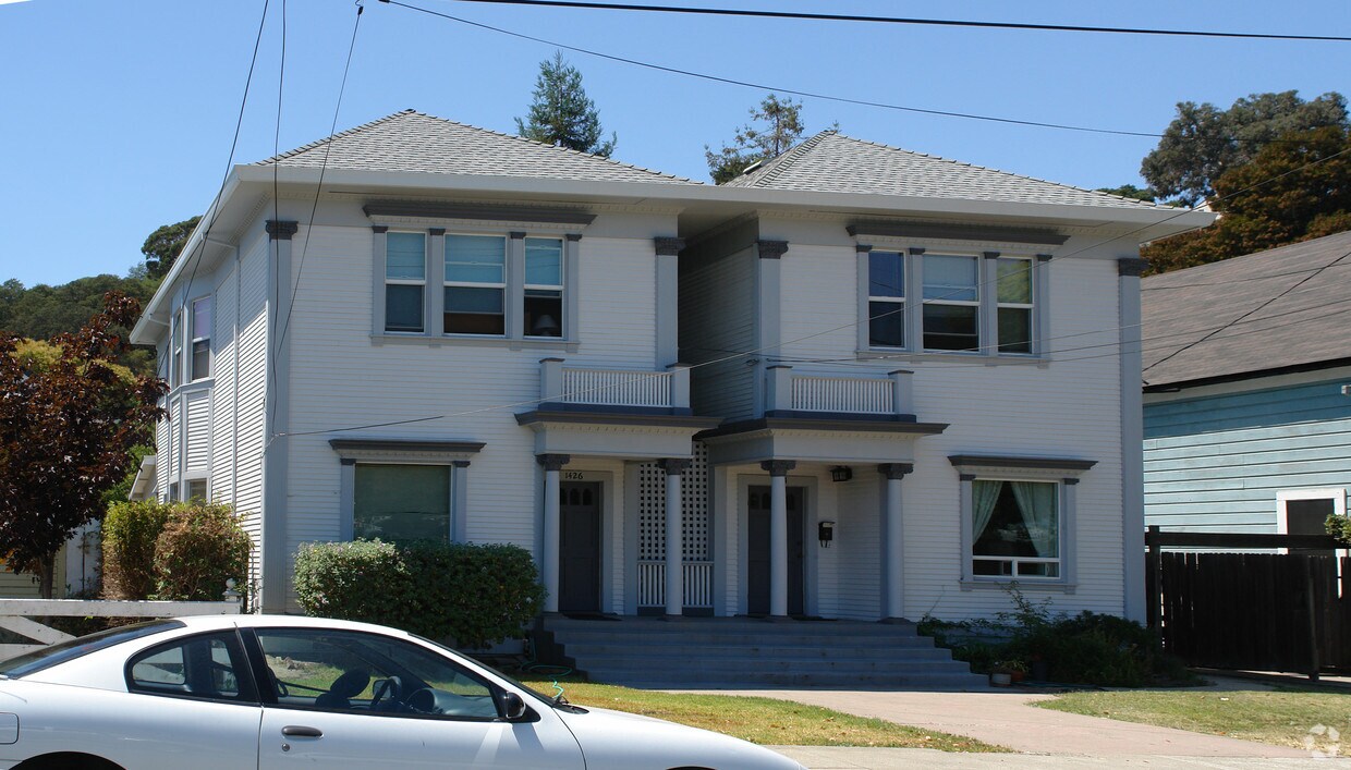 Building Photo - 1424 Alhambra Ave