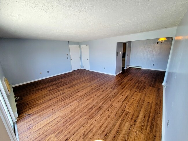 Building Photo - 300 Smithfield Rd