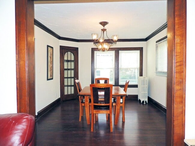 Foto del edificio - 4 Bed - 1.5 Bath Colonial for Rent in Euclid!