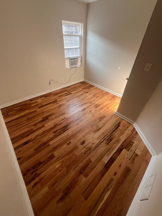 Foto del edificio - 2643 W Armitage Ave