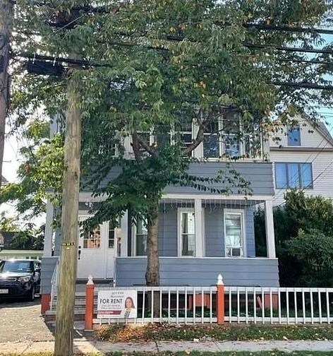 Foto principal - 147 Shaw St