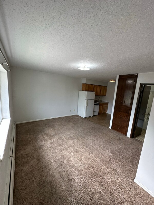 Foto del edificio - 320 Oak Ave N