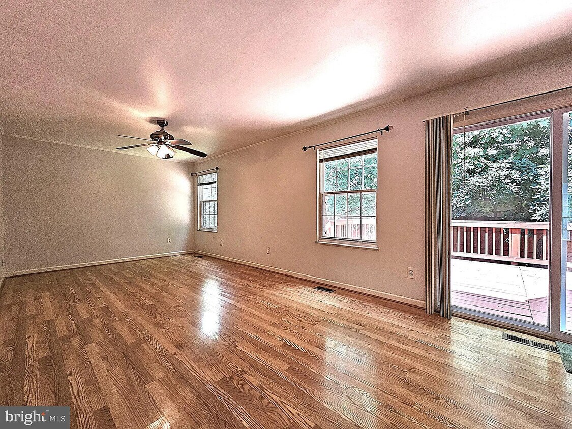 Foto del edificio - 20357 Hartwell St