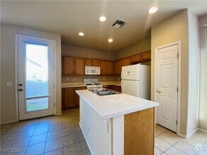 Building Photo - 3646 Surfboard Ct