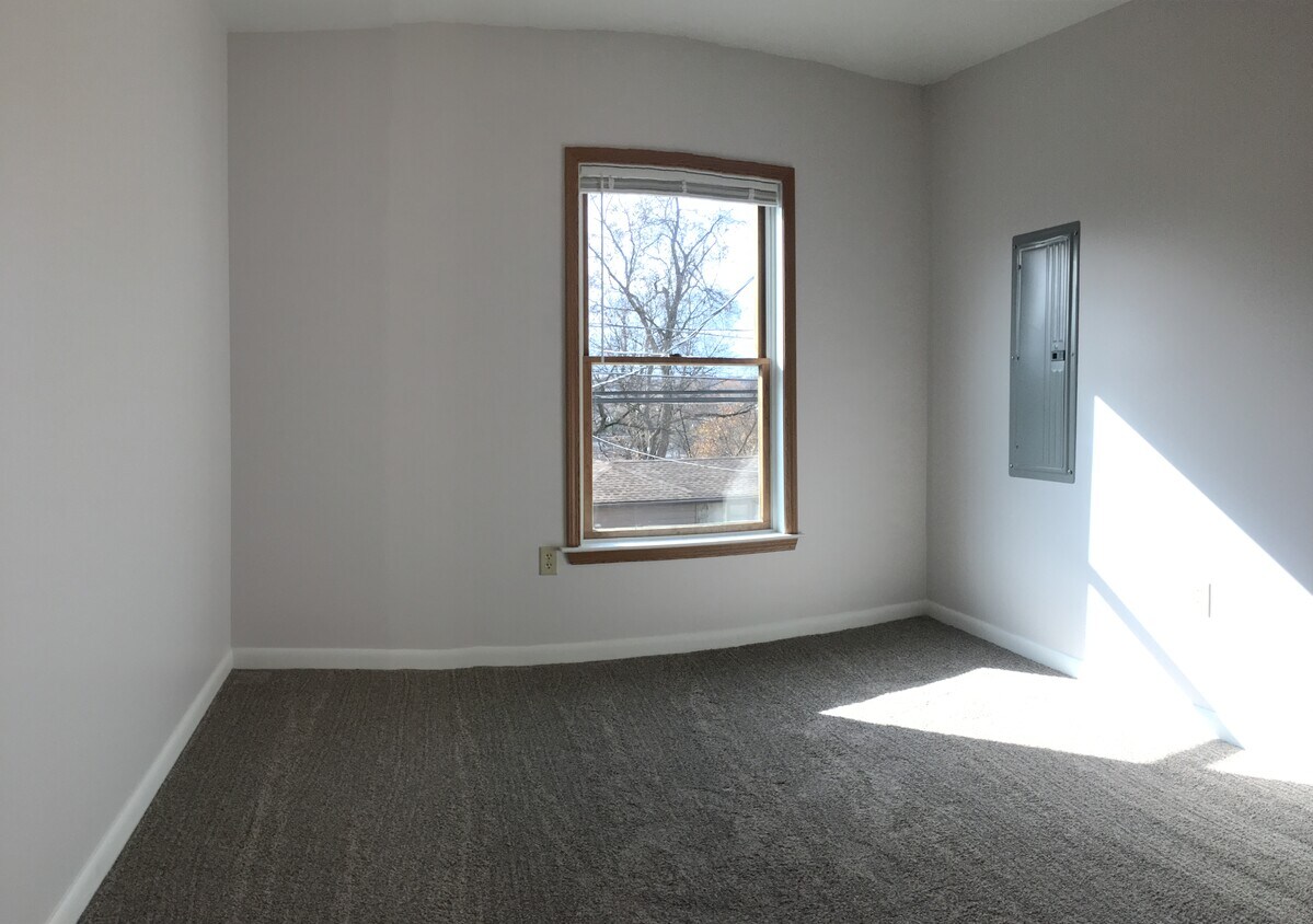 Primary Photo - 459 State St