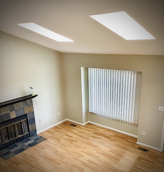 Building Photo - Charming 3 Bed, 2 Bath Littleton Home in a...