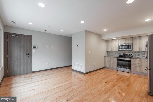 Foto del edificio - 2549 Montrose St