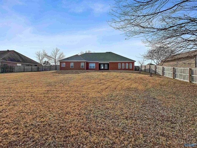 Building Photo - 93 Manor House Dr