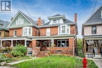 Building Photo - 45 Garfield Ave S