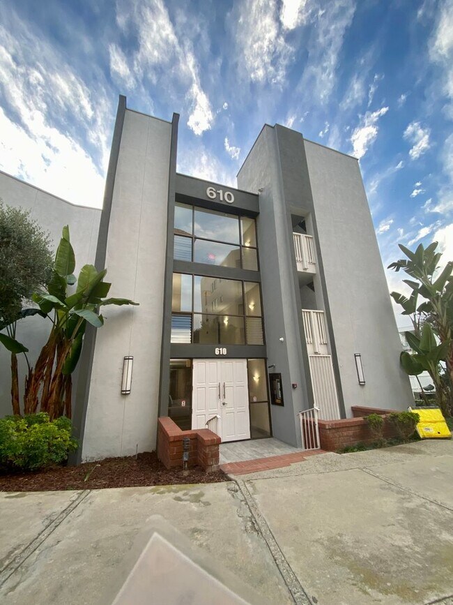 Foto del edificio - Must See!  Won't Last! Spacious 1 bedroom ...