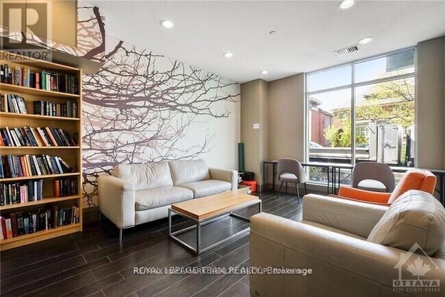 Building Photo - 131 Holland Ave