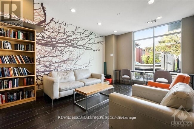 Photo du bâtiment - 131 Holland Ave