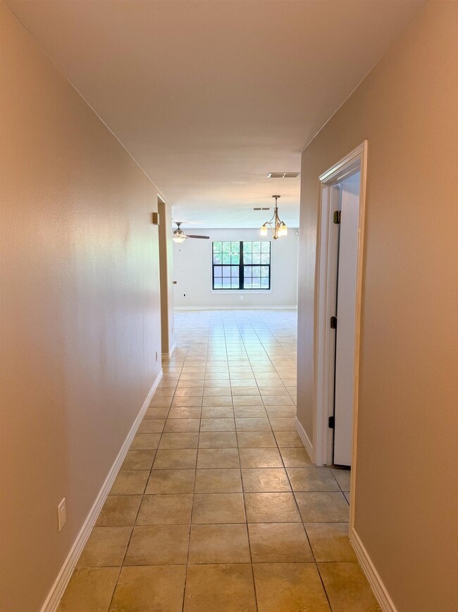 Building Photo - 1513 Sweden Ln