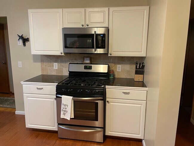 Building Photo - 26 Wadas Dr