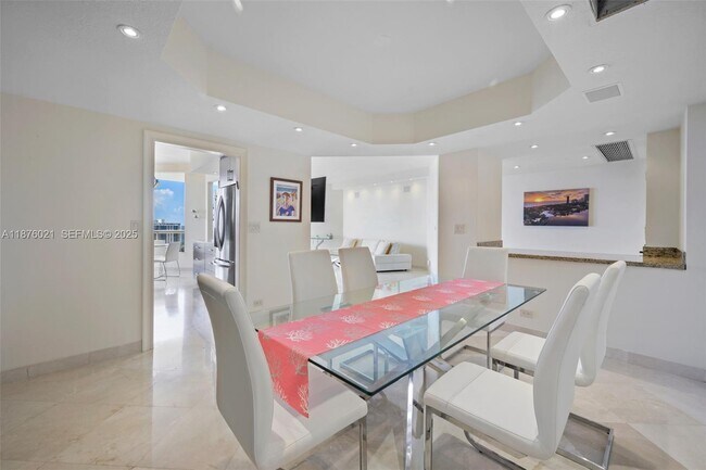 Foto del edificio - 20191 E Country Club Dr